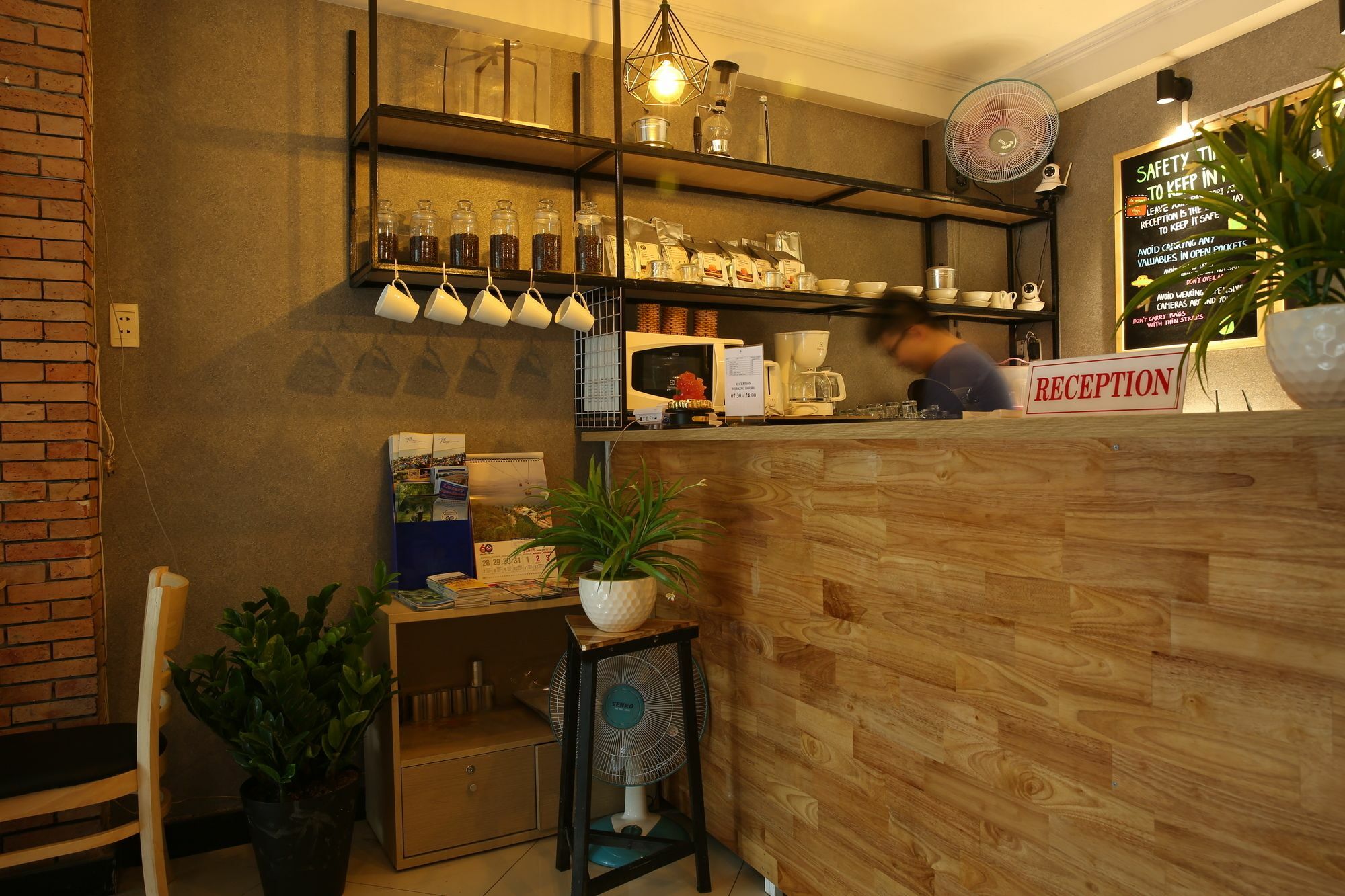 Oyo 708 The Cozi House - Homestay Ho Chi Minh City Exterior photo