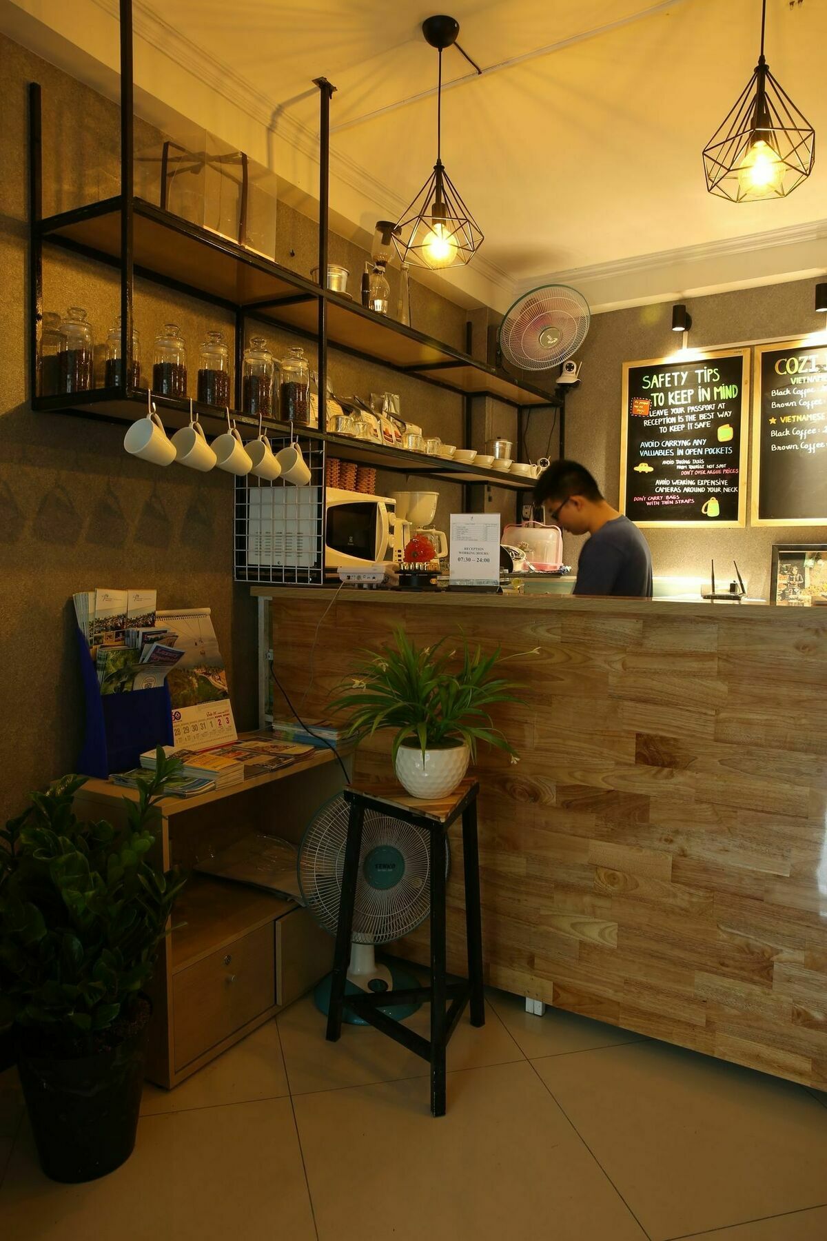 Oyo 708 The Cozi House - Homestay Ho Chi Minh City Exterior photo