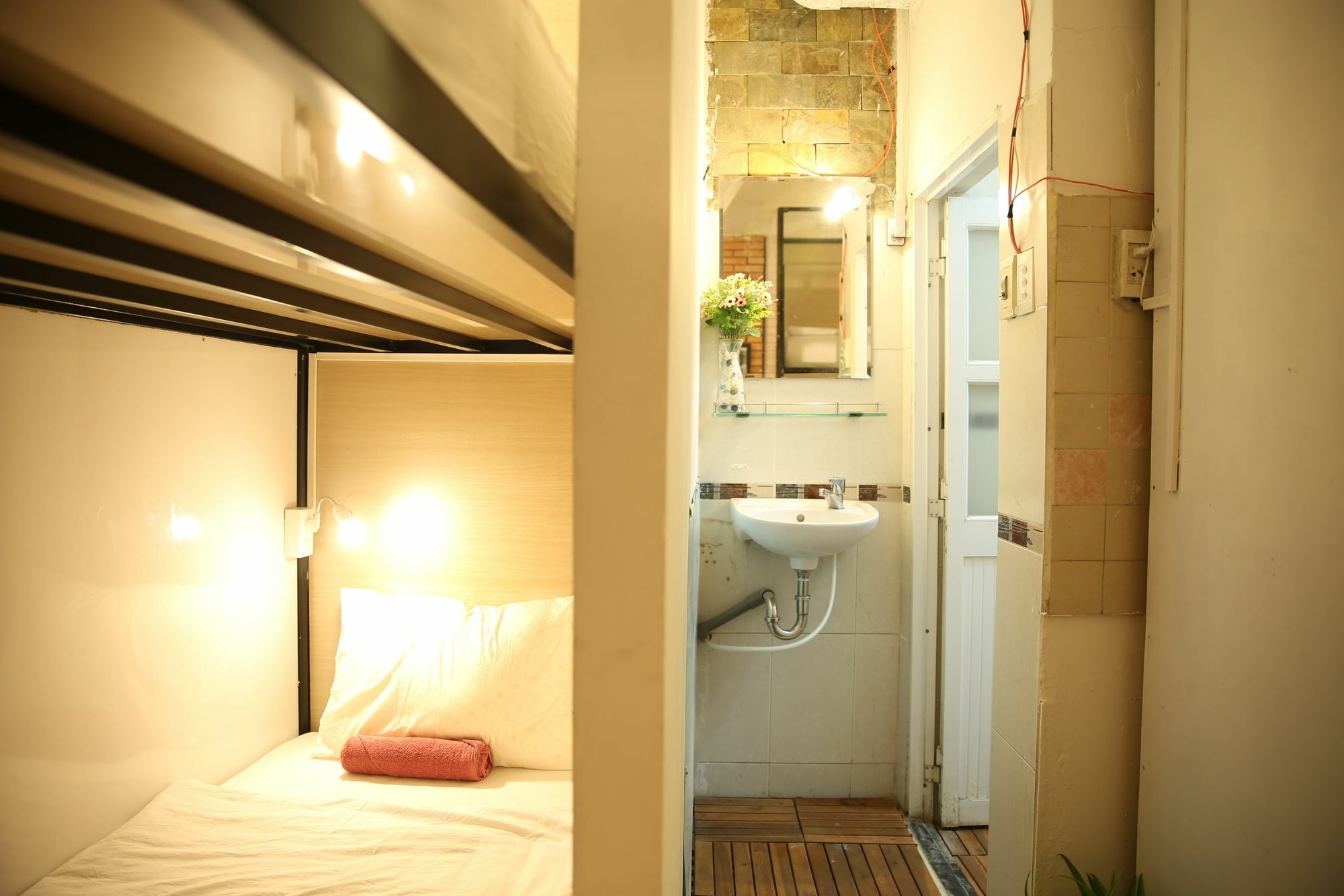 Oyo 708 The Cozi House - Homestay Ho Chi Minh City Exterior photo